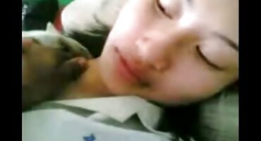 gentle sex Người Phụ nữ Châu á đang tham gia phim sex con heo vào một mối quan hệ với phúc lợi.